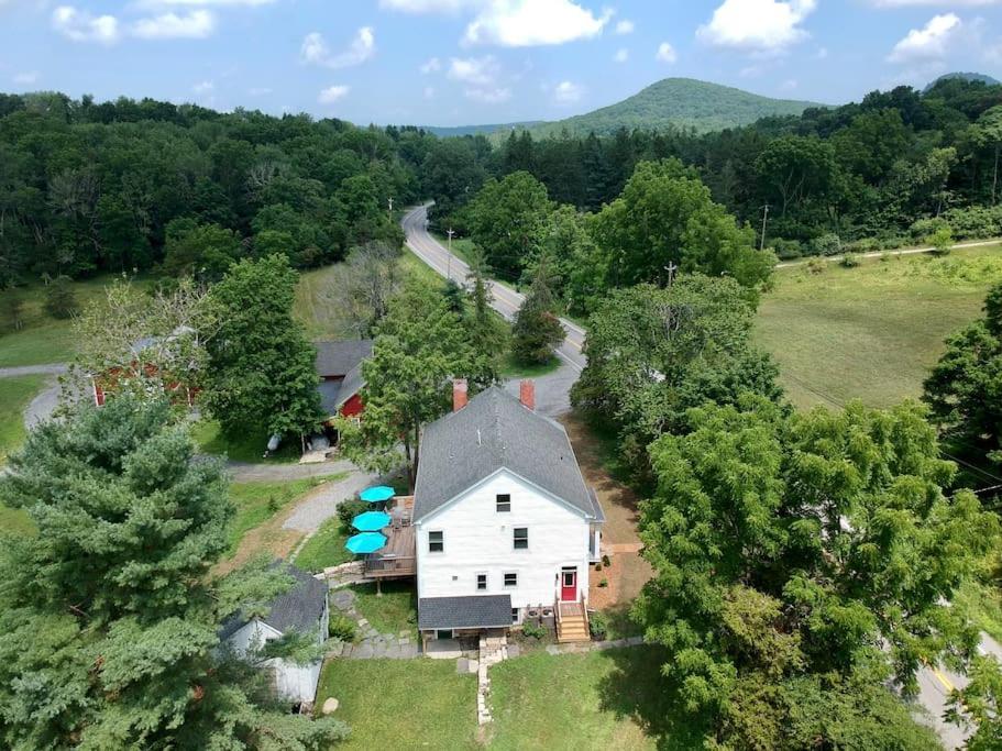 Craftsman Hideaway At The 1841 Farmhouse Chester Экстерьер фото